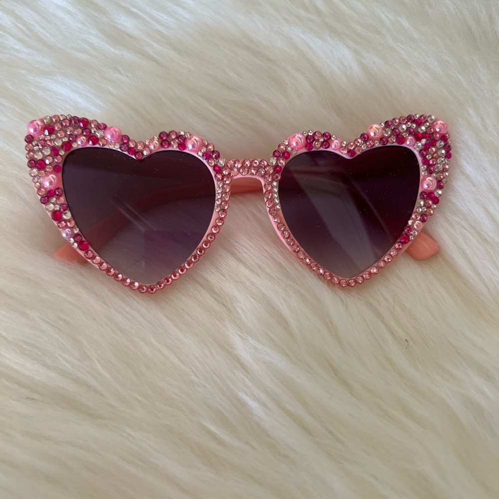 ⚡️ pink pearl and rhinestone heart shaped cat eye sunglasses